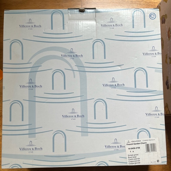 Villeroy and Boch French Garden Charm large bowl serving bowl new in box NIB - Picture 3 of 5